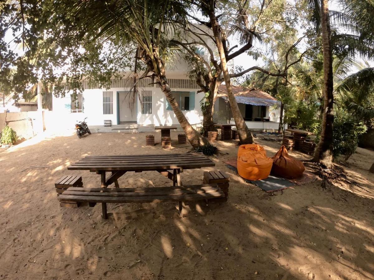 Hangover Hostels Arugam Bay Kültér fotó
