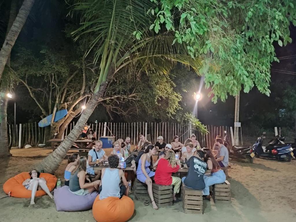 Hangover Hostels Arugam Bay Kültér fotó